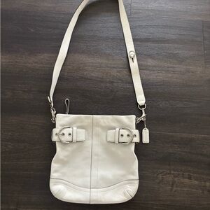Classic COACH White Leather Medium Slim Crossbody Buckle Shoulder Bag Handbag